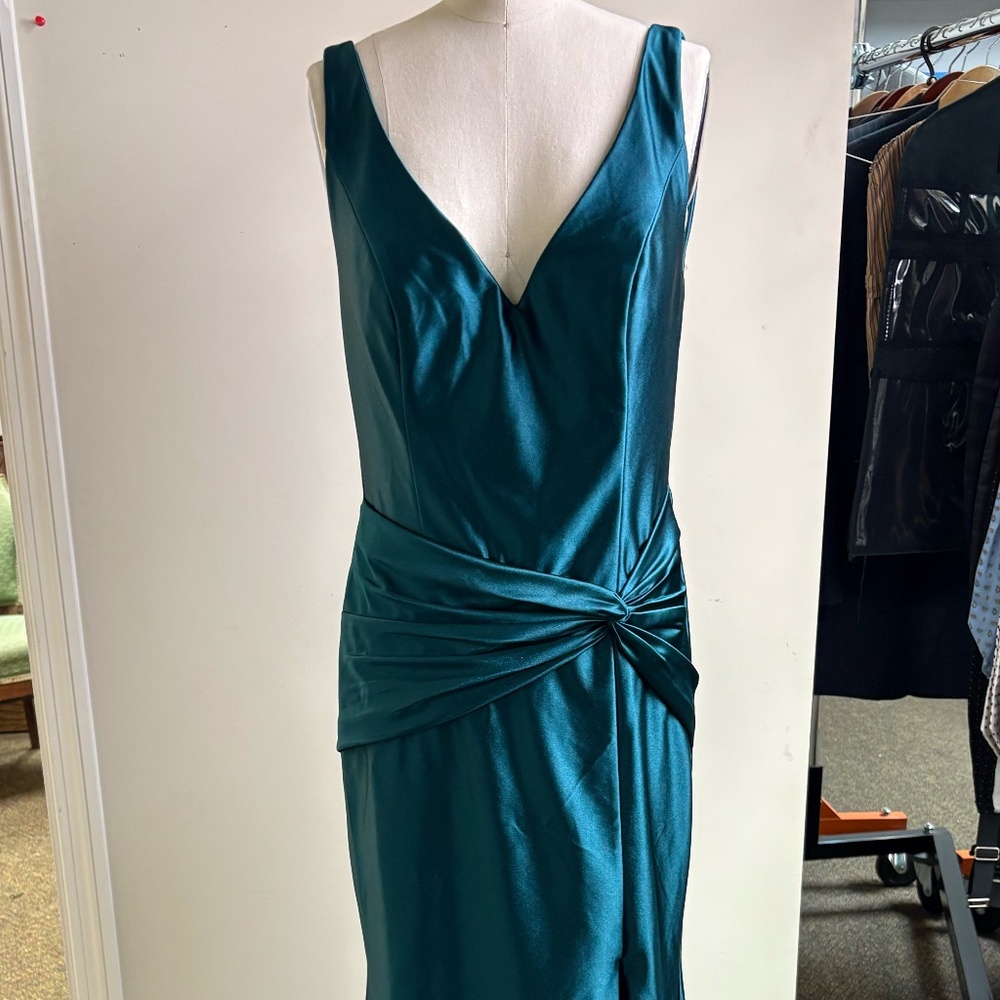 NWT Sculpting Satin Tank Knot Dress